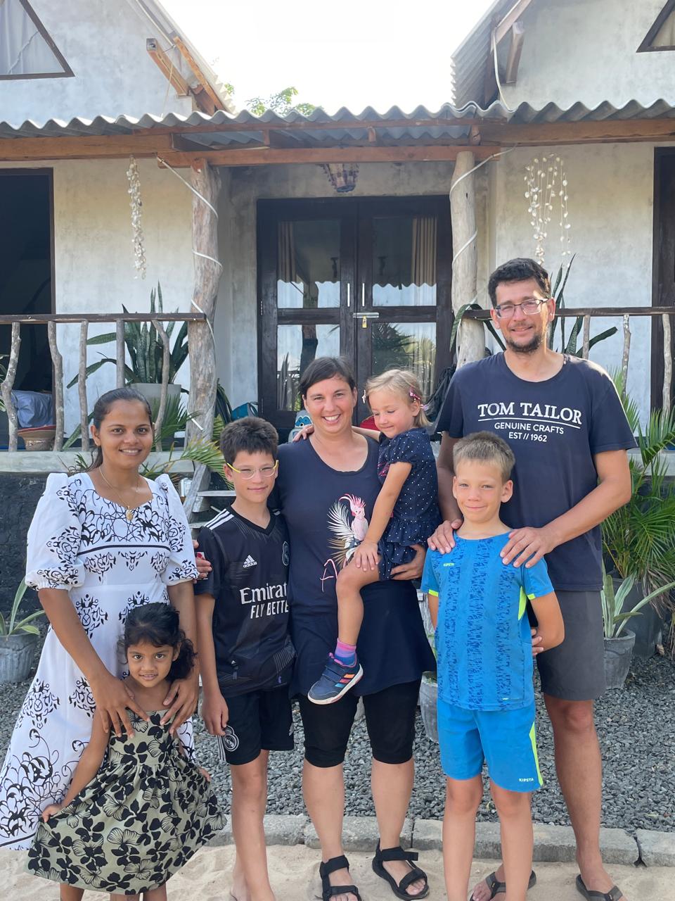 A guest family at Sambu Cabana